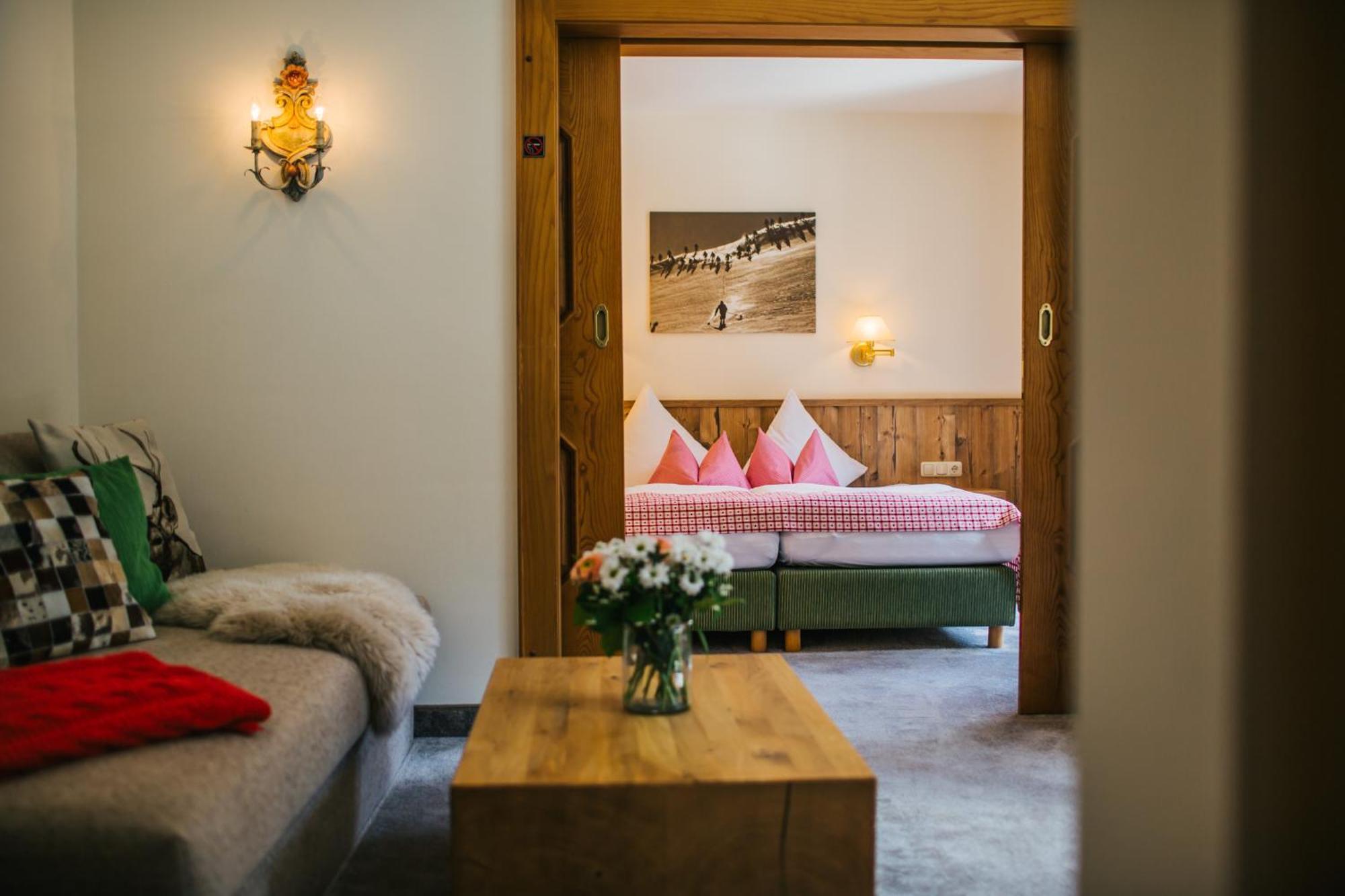 Hotel Dr Otto Murr B&B Sankt Anton am Arlberg Ngoại thất bức ảnh