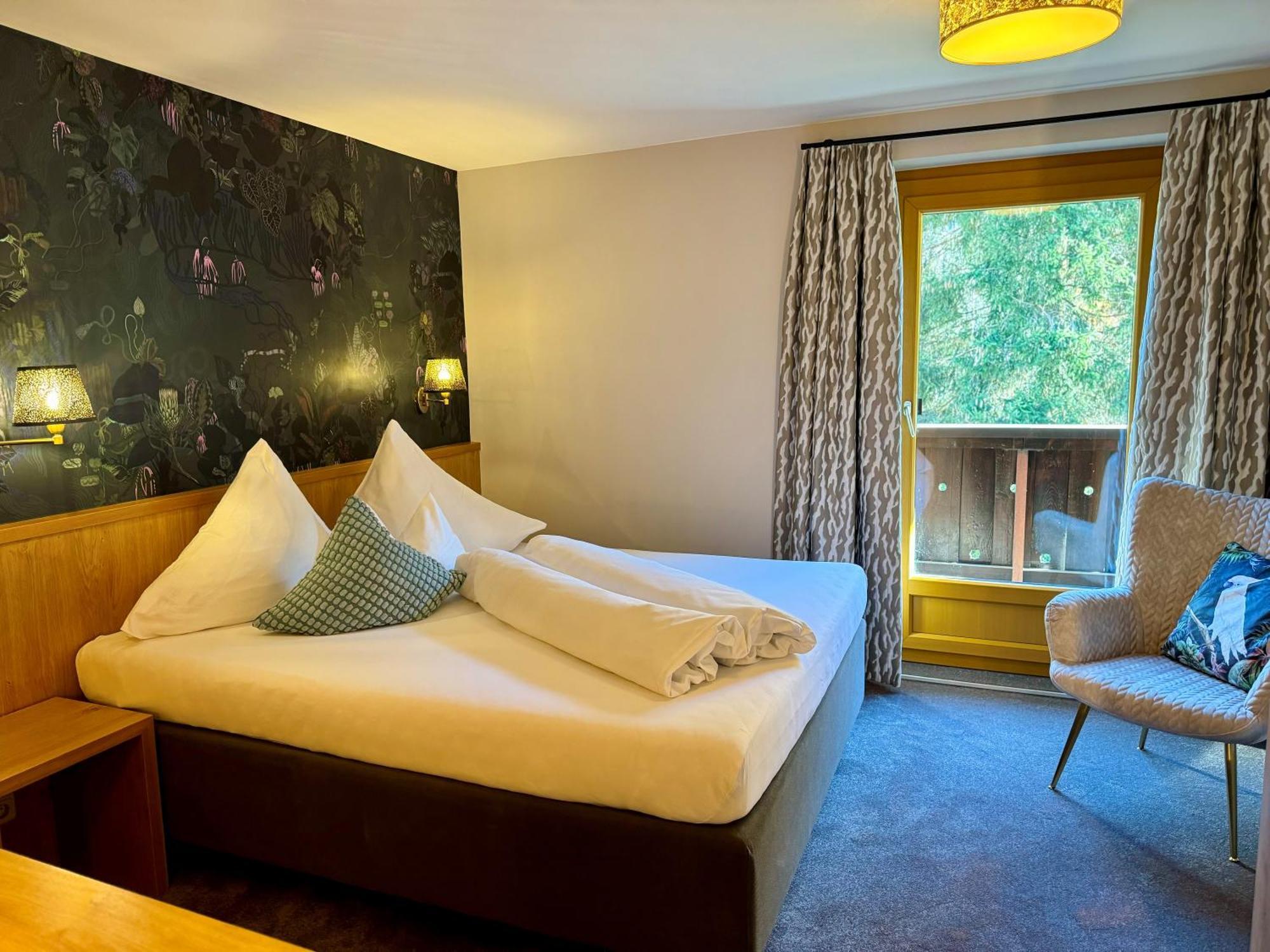 Hotel Dr Otto Murr B&B Sankt Anton am Arlberg Ngoại thất bức ảnh