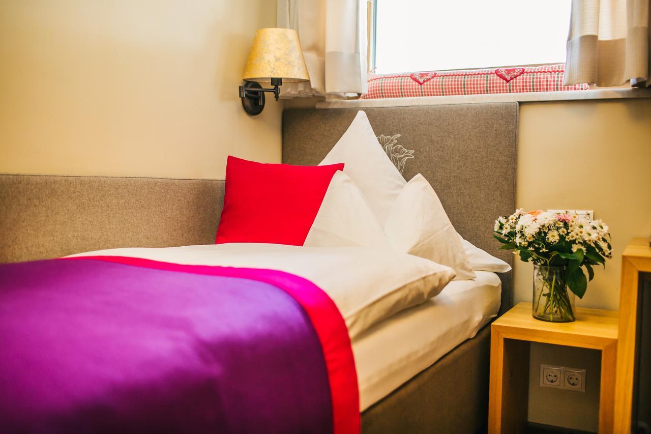 Hotel Dr Otto Murr B&B Sankt Anton am Arlberg Ngoại thất bức ảnh
