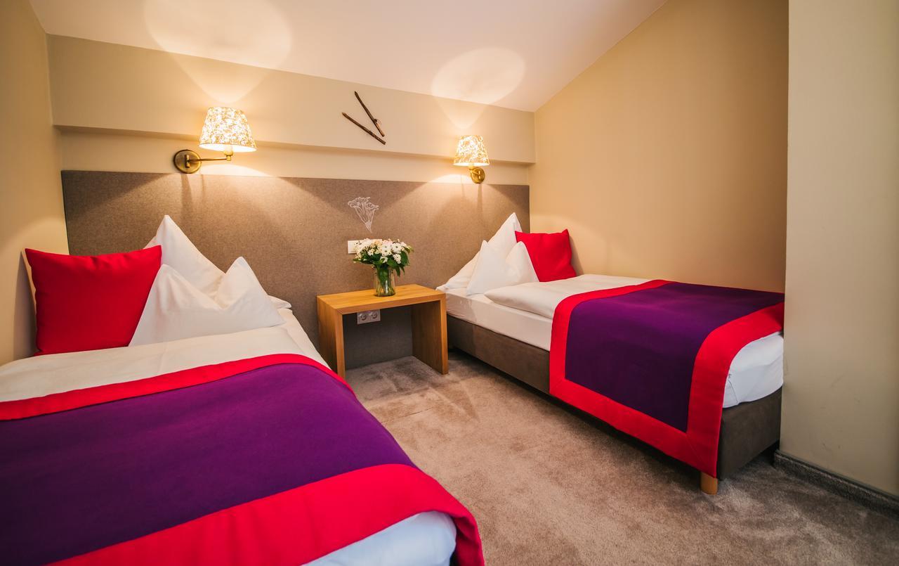 Hotel Dr Otto Murr B&B Sankt Anton am Arlberg Ngoại thất bức ảnh